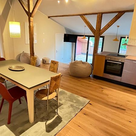 Grosse Wohnung Mit Loggia Templin Exteriör bild