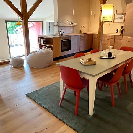 Grosse Wohnung Mit Loggia Templin Exteriör bild