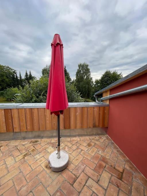 Grosse Wohnung Mit Loggia Templin Exteriör bild