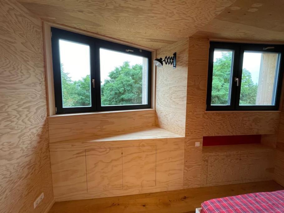 Grosse Wohnung Mit Loggia Templin Exteriör bild