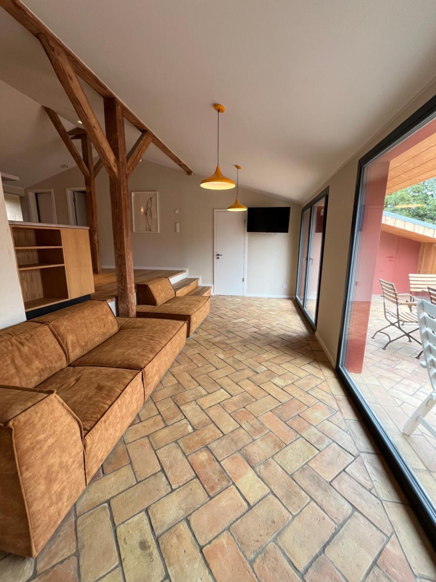 Grosse Wohnung Mit Loggia Templin Exteriör bild
