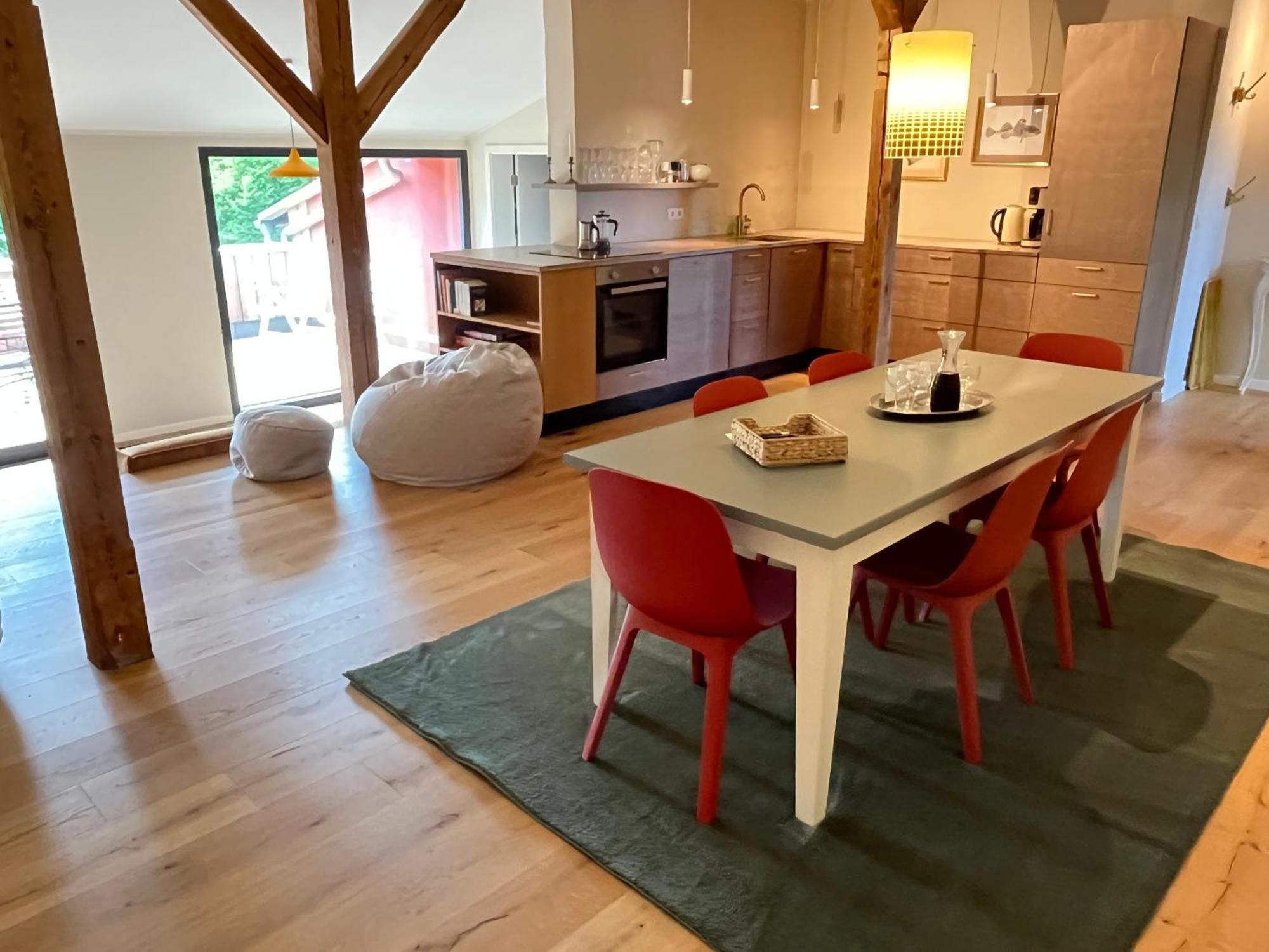 Grosse Wohnung Mit Loggia Templin Exteriör bild