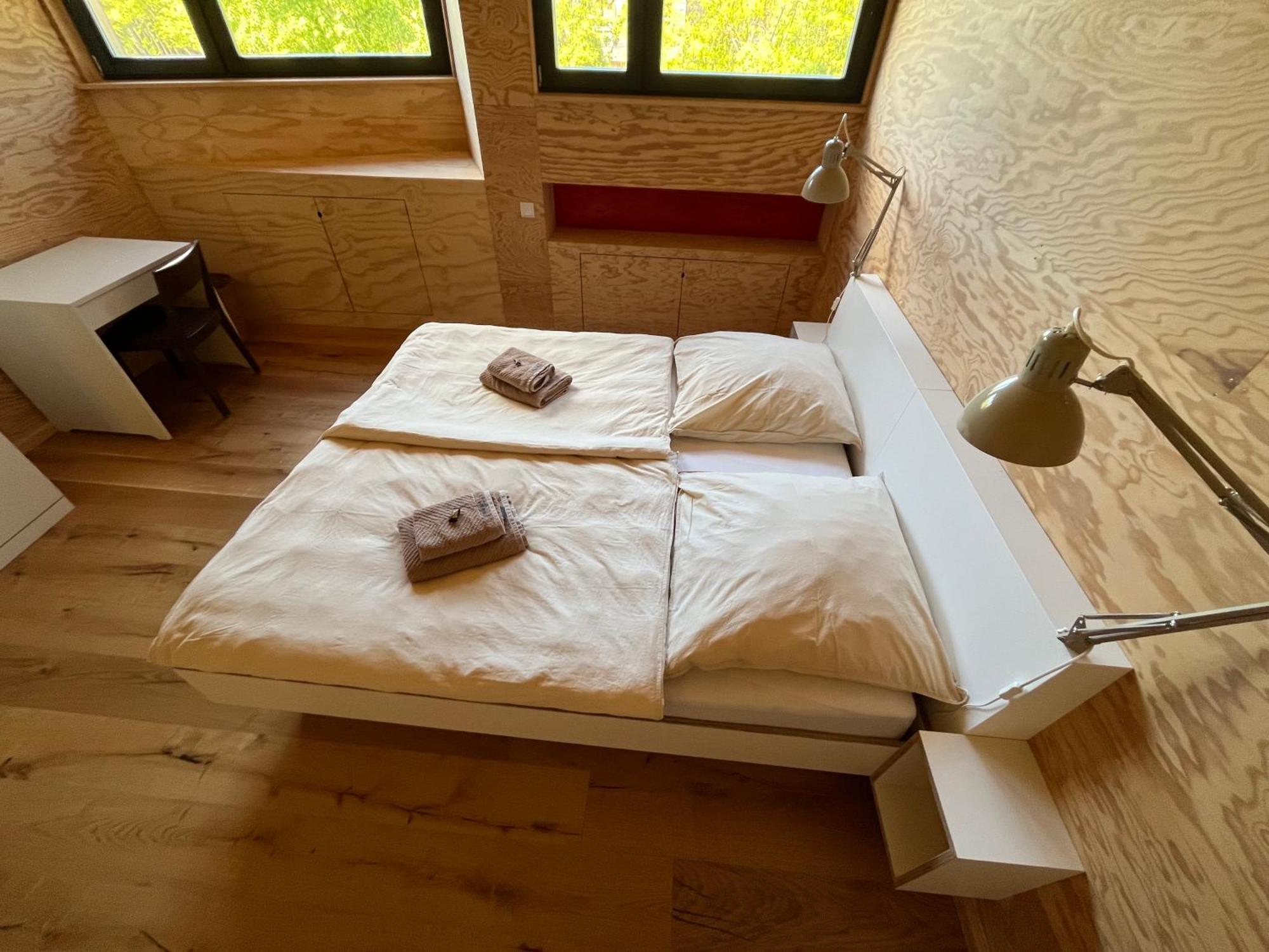Grosse Wohnung Mit Loggia Templin Exteriör bild